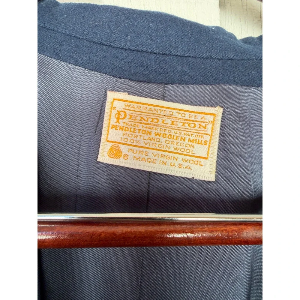Pendleton Mens Blue 100% Virgin Wool Blazer Gold Crest Button Jacket Made in USA